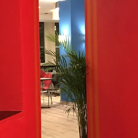 Continental Hotel 2*