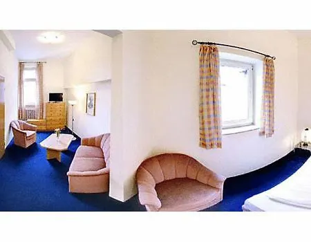 Continental Hotel 2*