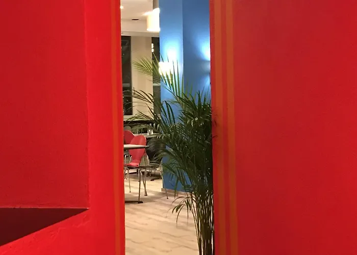 Continental Hotel 2*