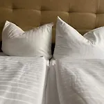 Continental Hotel 2*