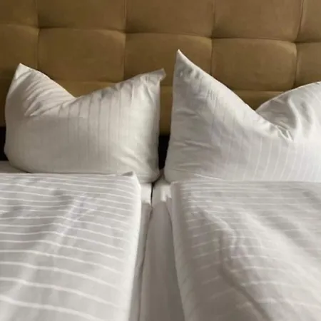 Continental Hotel 2*